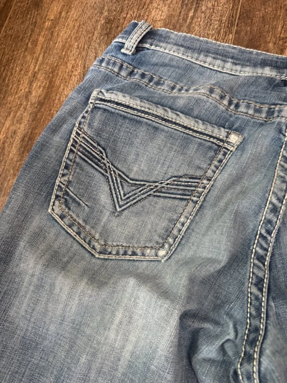 BKE Tyler Bootleg Light Wash Distressed Denim Jeans Size 34L
